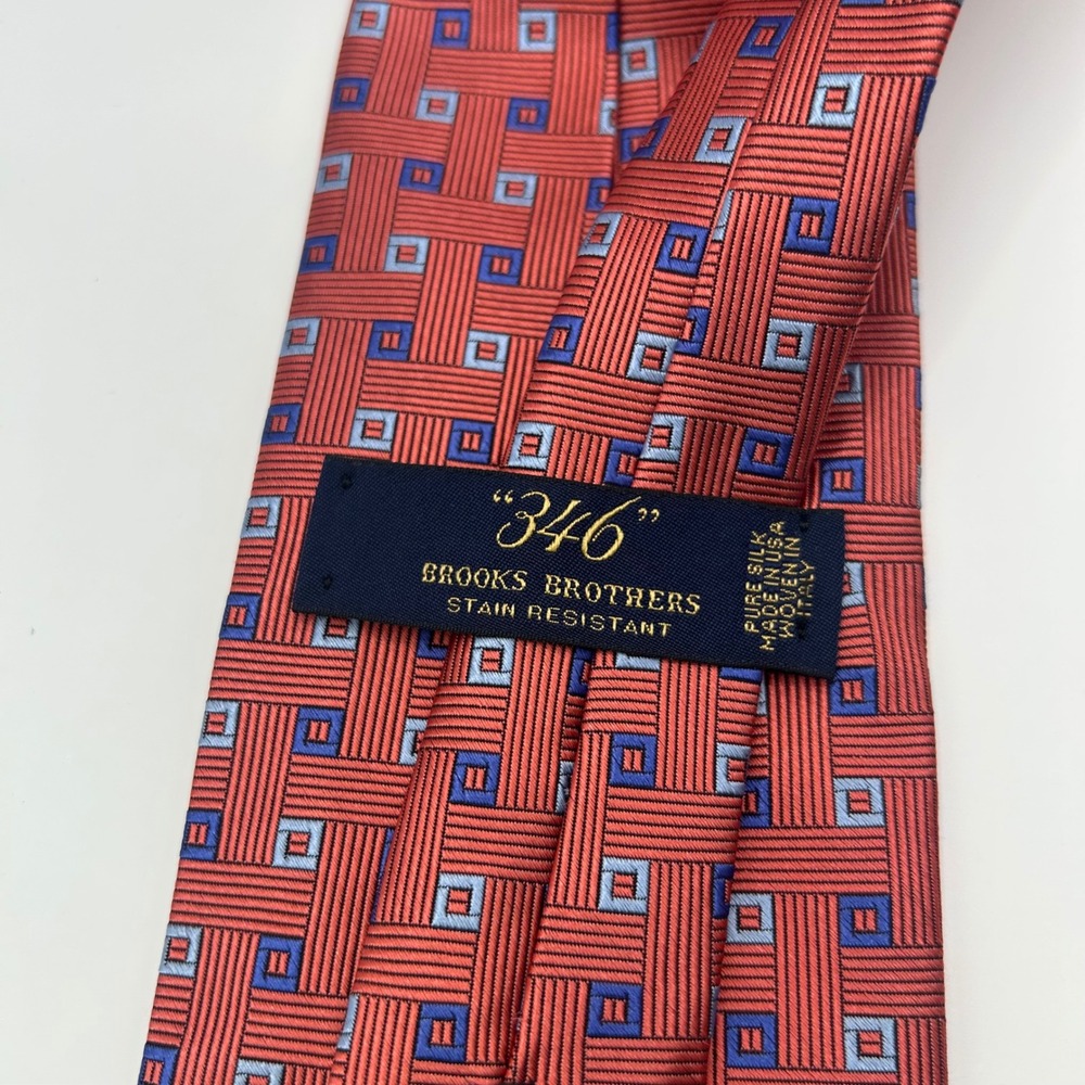 Brooks Brothers 346 Mens Silk Tie Coral Pink Blue Geometric Basketweave Italy